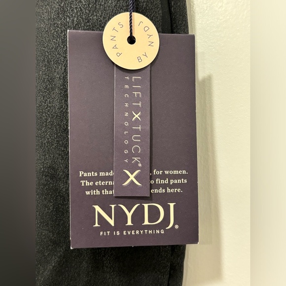 NWT NYDJ lift tuck technology coated basic leggings. Size 12 - Picture 7 of 10